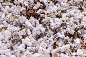 plastic-cups-973103_960_720